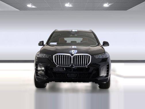Black Sapphire Metallic 2026 BMW X5 PHEV xDrive50e