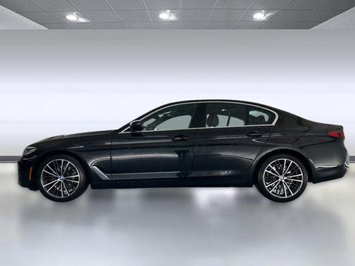 2022 BMW 530 i