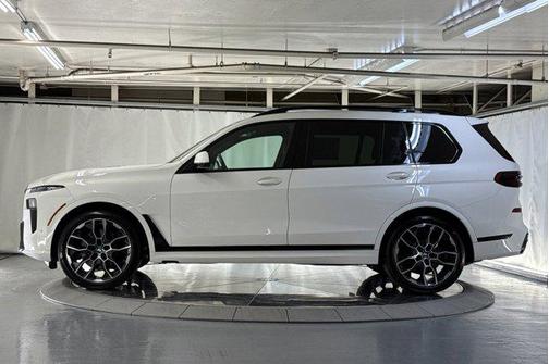 Alpine White 2023 BMW X7 xDrive40i