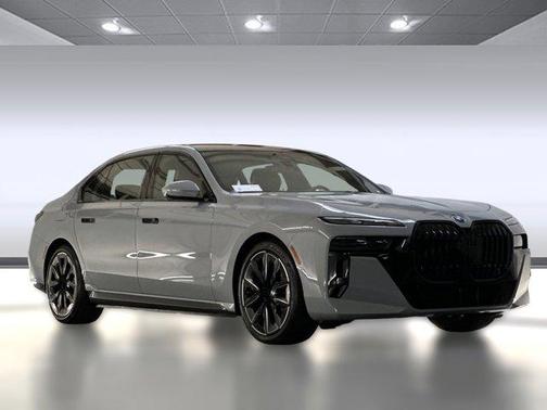 2026 BMW 750e i xDrive