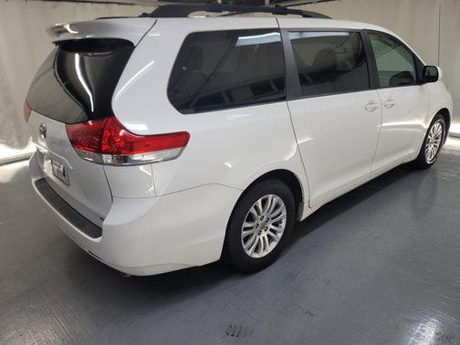 2014 Toyota Sienna XLE