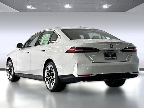 2026 BMW 530 i