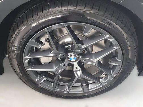 2025 BMW 330 i