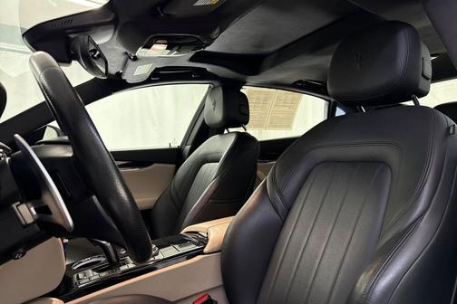 Nero Ribelle Metallic 2022 Maserati Quattroporte Modena Q4