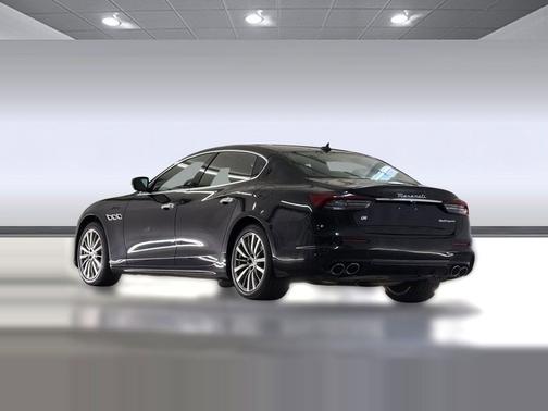 Nero Ribelle Metallic 2022 Maserati Quattroporte Modena Q4