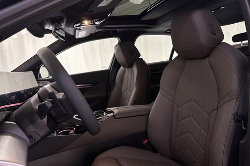 Black Sapphire Metallic 2027 BMW i5 eDrive40