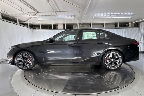 Black Sapphire Metallic 2027 BMW i5 eDrive40