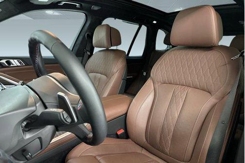 2025 BMW X5 M60i