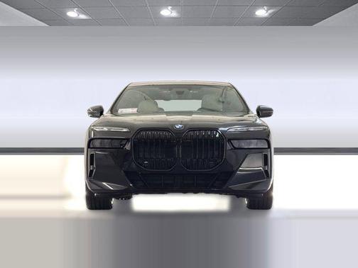 Black Sapphire Metallic 2026 BMW 760 xDrive