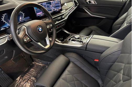 Black Sapphire Metallic 2026 BMW X5 PHEV xDrive50e