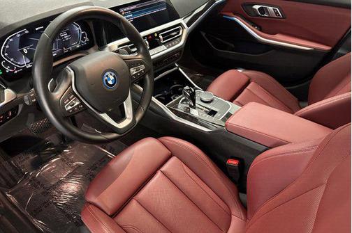 2022 BMW 330e Base
