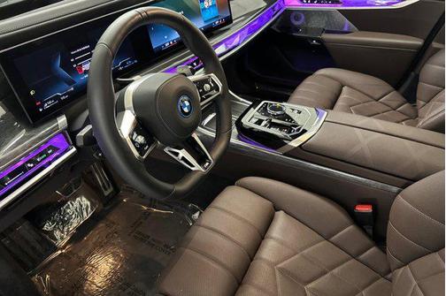 2025 BMW 750e i xDrive