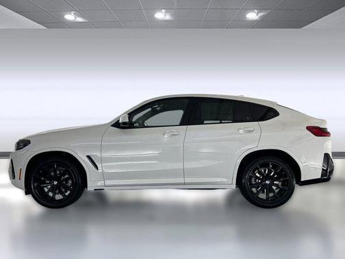 2025 BMW X4 xDrive30i