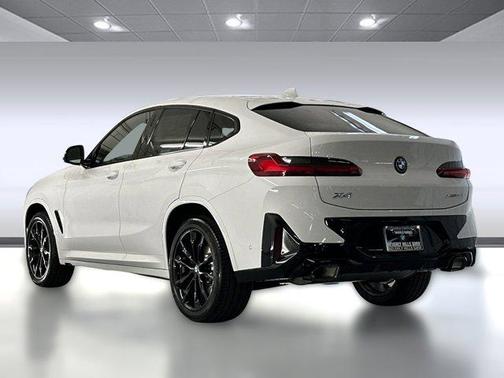 2025 BMW X4 xDrive30i