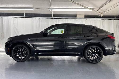 2025 BMW X4 xDrive30i