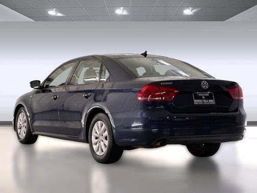 2013 Volkswagen Passat 2.5L Wolfsburg Edition