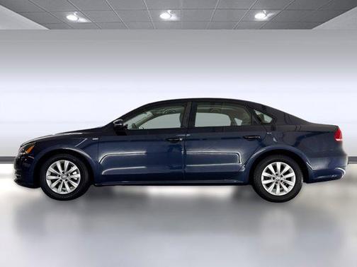 2013 Volkswagen Passat 2.5L Wolfsburg Edition