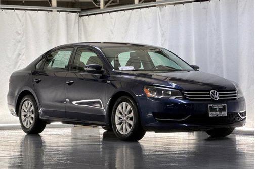 2013 Volkswagen Passat 2.5L Wolfsburg Edition