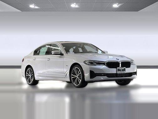 Mineral White Metallic 2023 BMW 530e Base