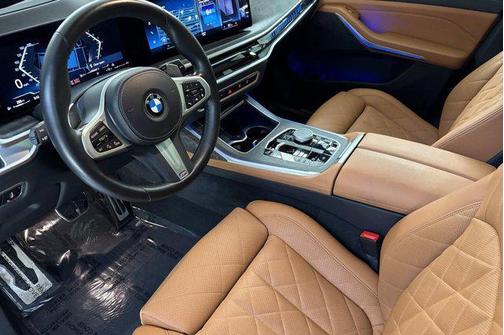 Skyscraper Grey Metallic 2023 BMW X7 xDrive40i