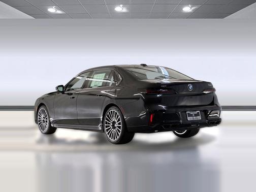 Black Sapphire Metallic 2026 BMW 760 xDrive