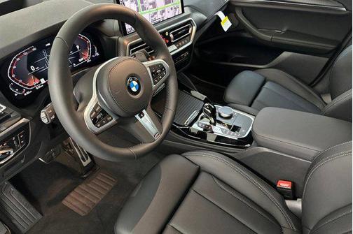 2025 BMW X4 xDrive30i