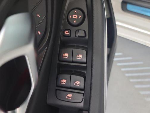 2025 BMW 330 i