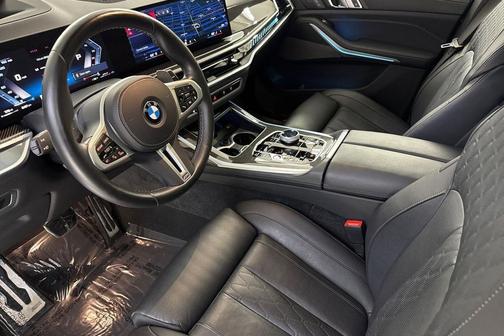 Dravit Grey Metallic 2024 BMW X7 M60i