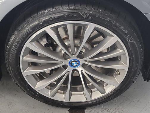 2022 BMW 530e Base