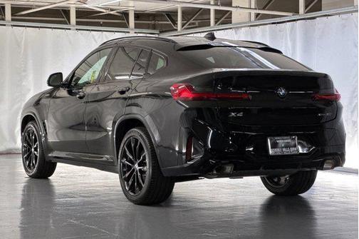 2025 BMW X4 xDrive30i