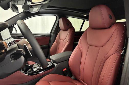 2025 BMW X4 xDrive30i