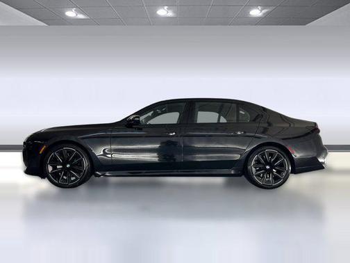 2023 BMW 740 i