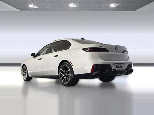 Mineral White Metallic 2023 BMW 760 i xDrive