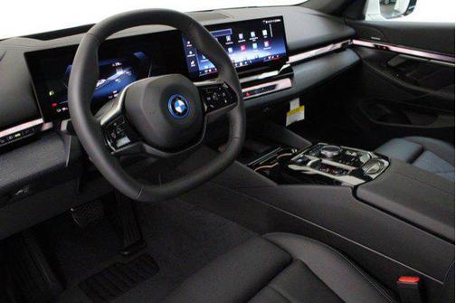 2025 BMW i5 eDrive40