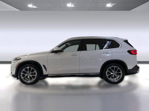 Alpine White 2023 BMW X5 sDrive40i