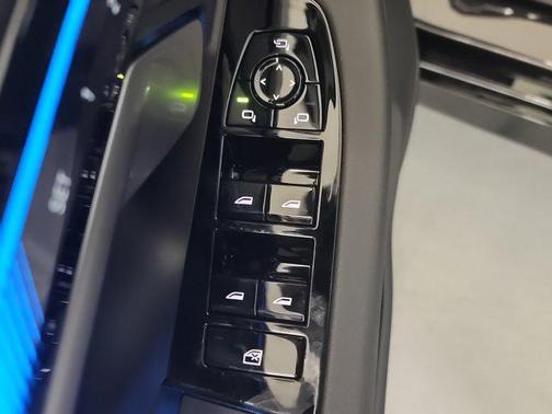 2025 BMW i5 M60