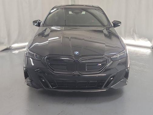 2025 BMW i5 M60