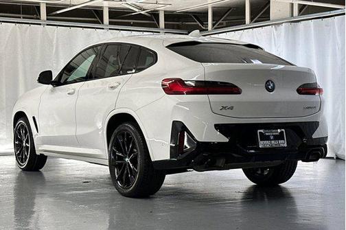 2023 BMW X4 xDrive30i