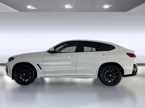 2023 BMW X4 xDrive30i