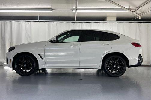 2023 BMW X4 xDrive30i
