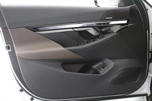 2025 BMW i5 eDrive40