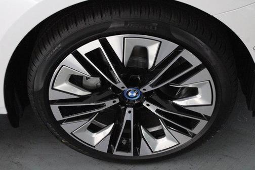2025 BMW i5 eDrive40