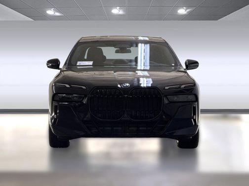 2025 BMW 750e i xDrive