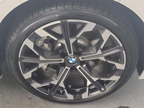 2025 BMW 330 i