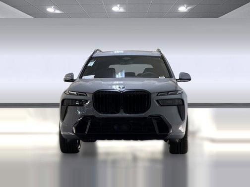Brooklyn Grey Metallic 2026 BMW X7 xDrive40i