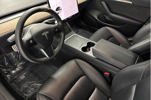 Pearl White Multi-Coat 2023 Tesla Model 3 Performance