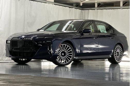 2025 BMW 740 i