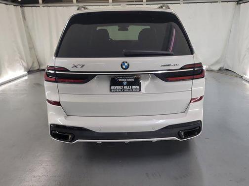 2023 BMW X7 xDrive40i