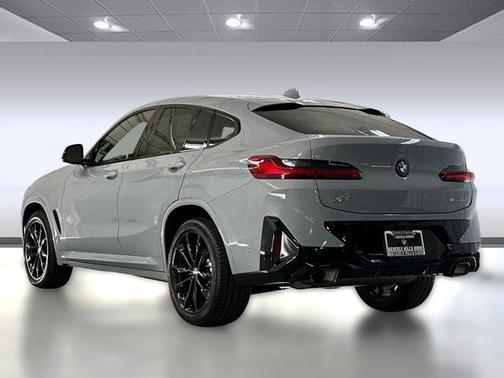 2025 BMW X4 xDrive30i