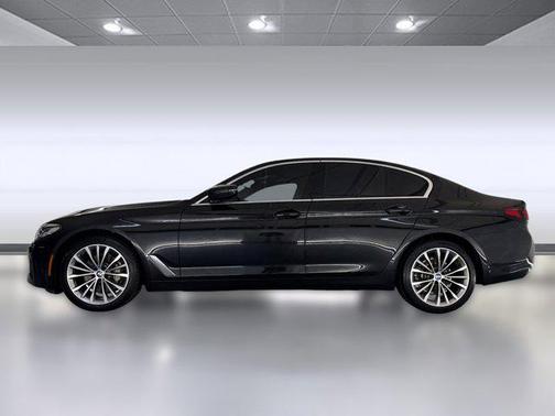 2022 BMW 530 i